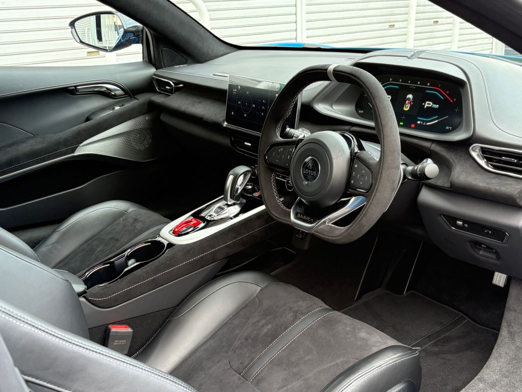 ロータス エミーラ V6 First Editionの運転席